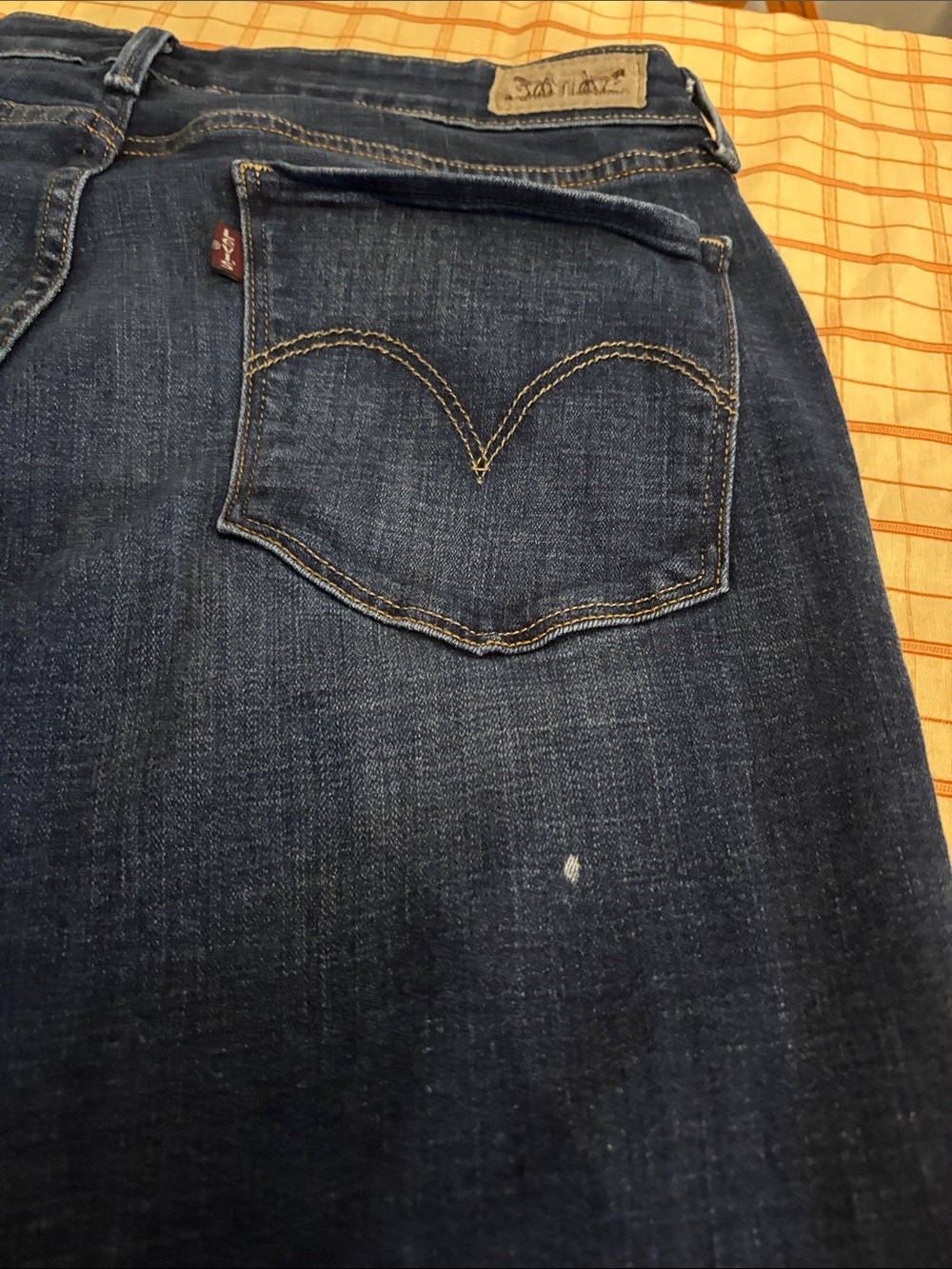 Levi’s Classic Women's Dark Blue Mid Rise Skinny Jeans - Picture 4 of 6